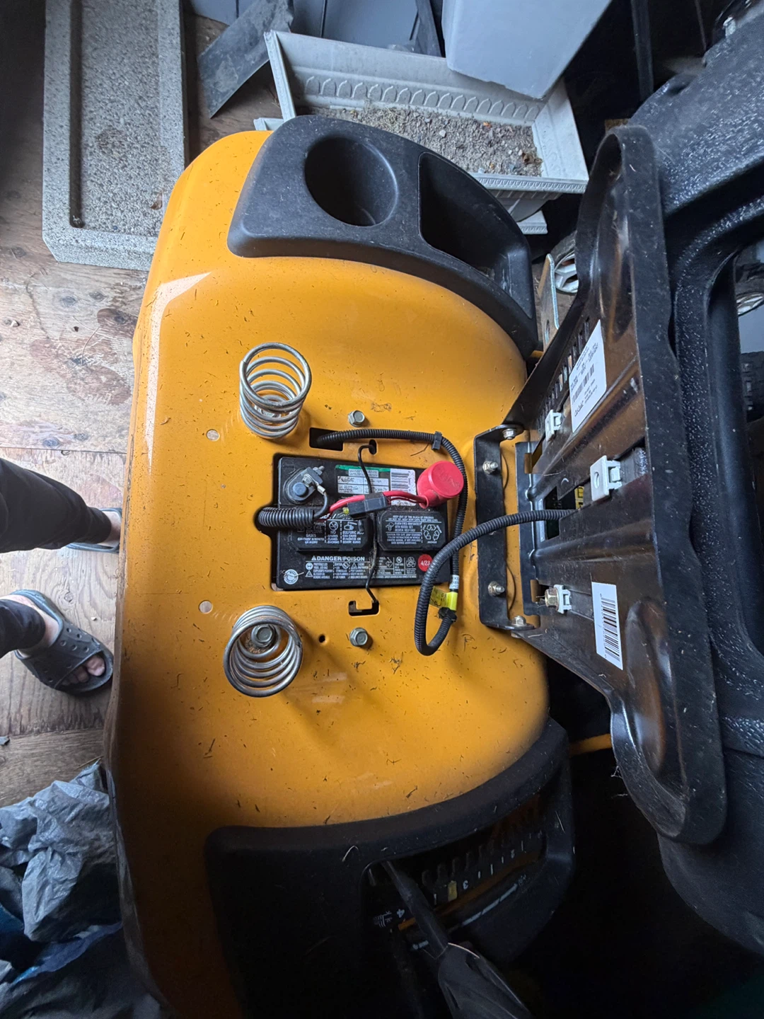 Cub Cadet LT42 Riding Lawn Mower - photo 3