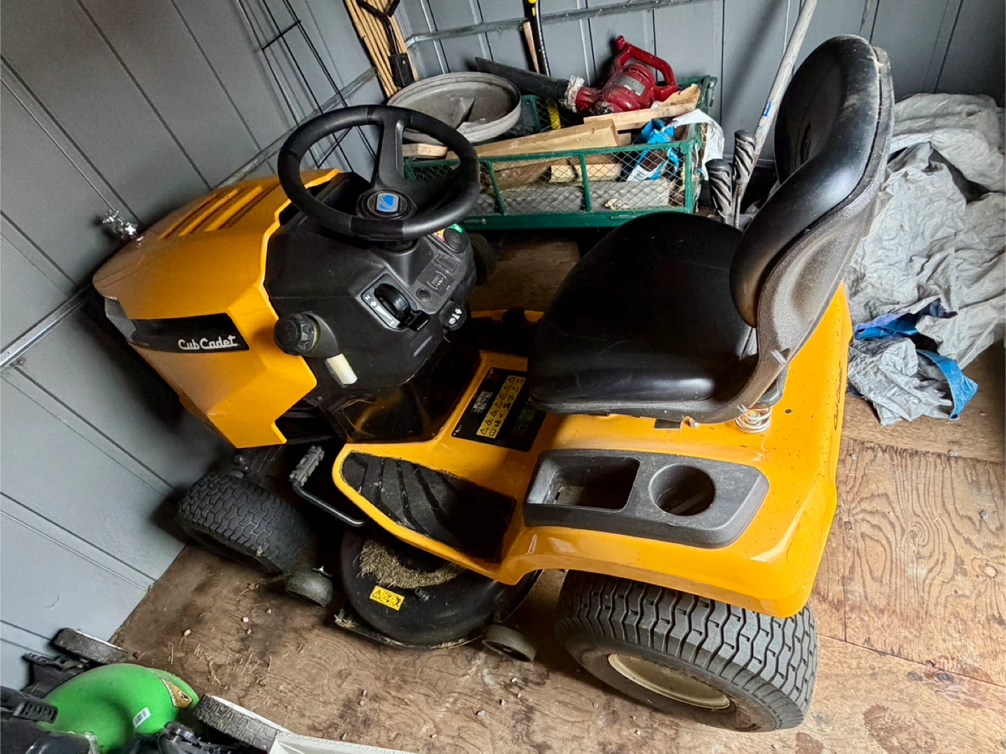 Cub Cadet LT42 Riding Lawn Mower - photo 4