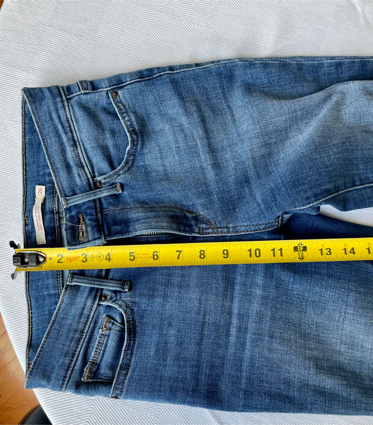 Levi's Slimming Straight Jeans Women's Size 26 - photo 4