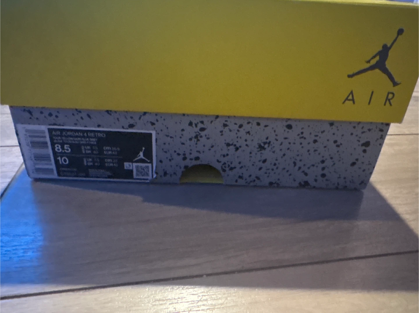 Air Jordan 4 Retro "Lightning" Yellow Sneakers - photo 2