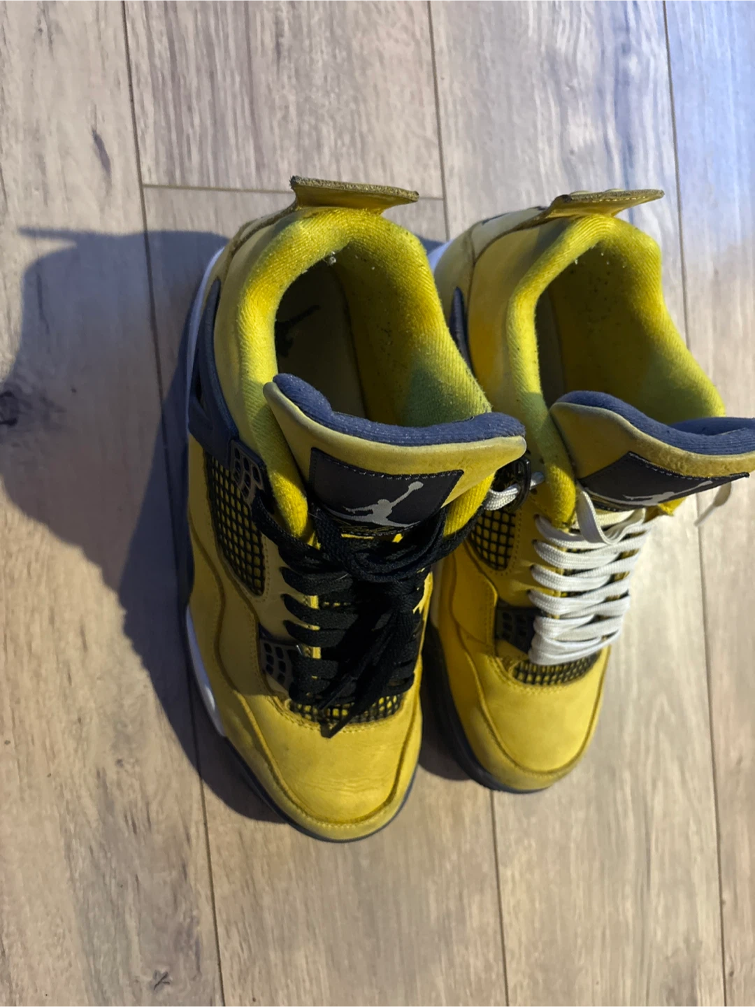 Air Jordan 4 Retro "Lightning" Yellow Sneakers - photo 4