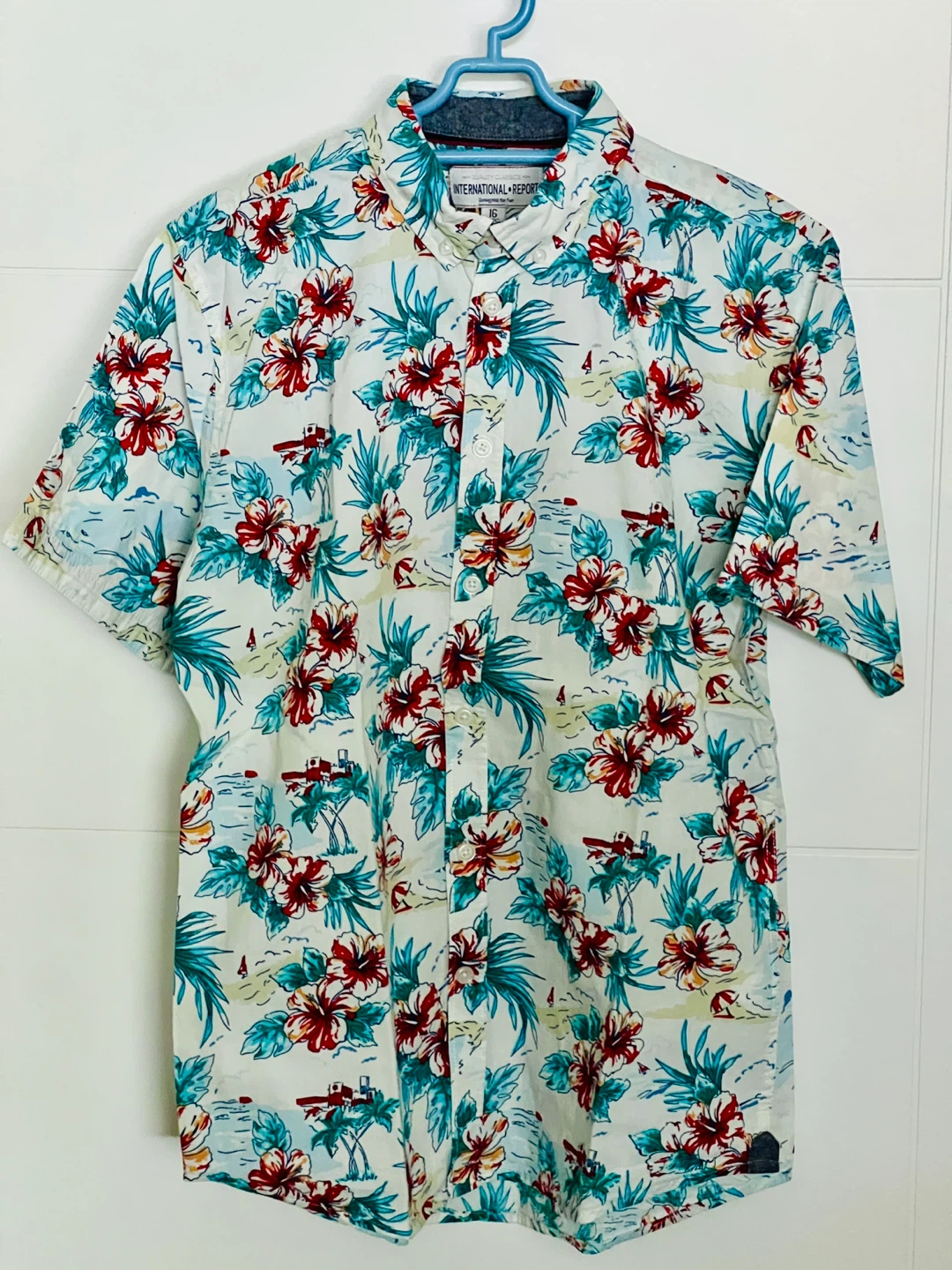 International Report Hawaiian Shirt Size 16
