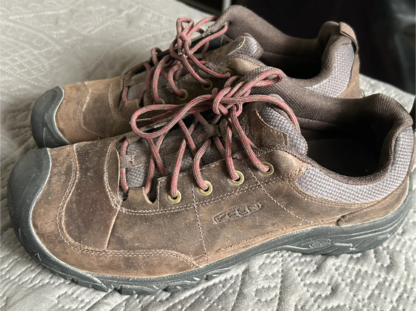 KEEN Men’s Hiking Shoes 12W – Excellent Tread, Ready to Go