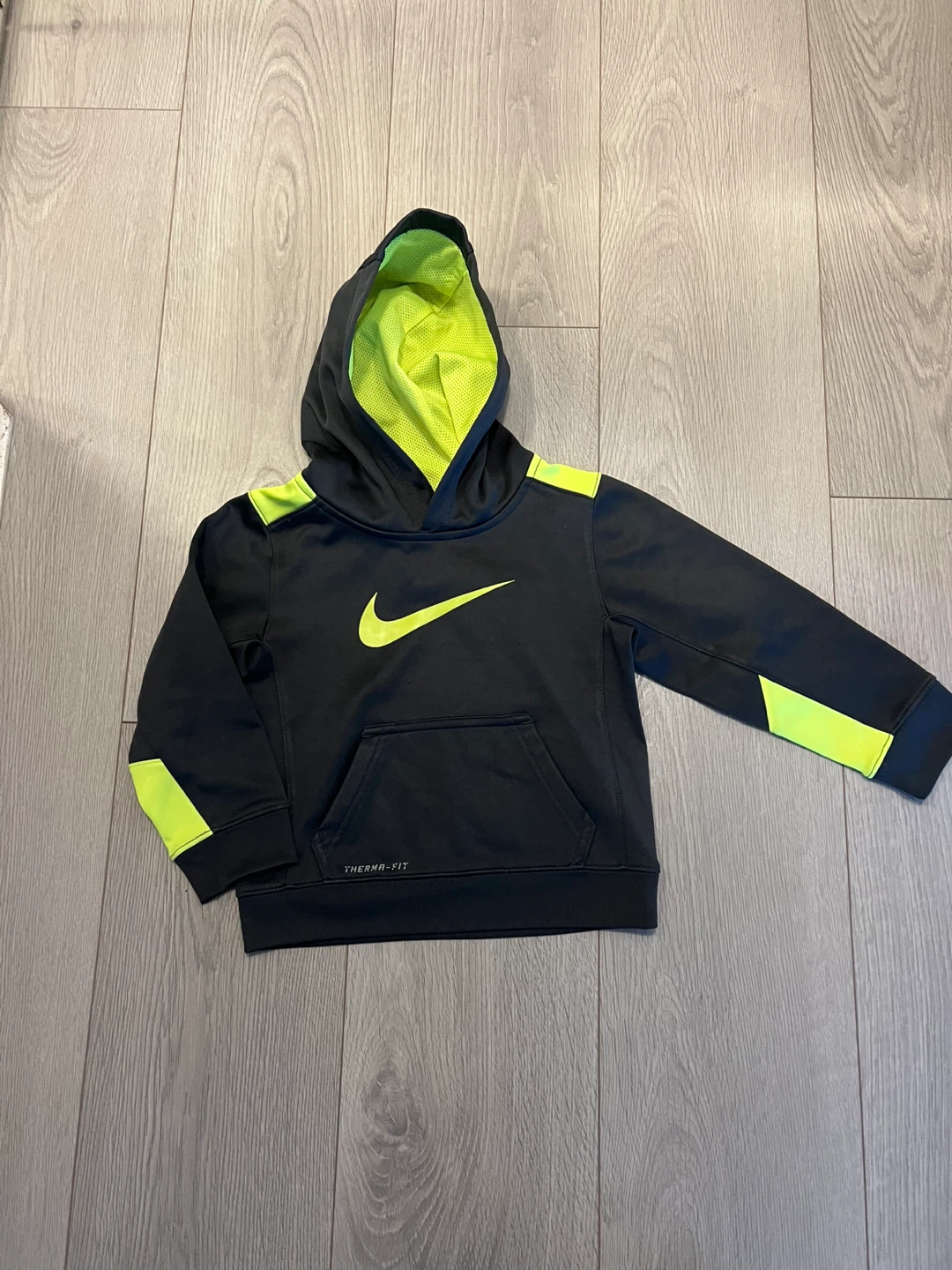 Nike Therma-FIT Hoodie - Black/Neon - Size 3T