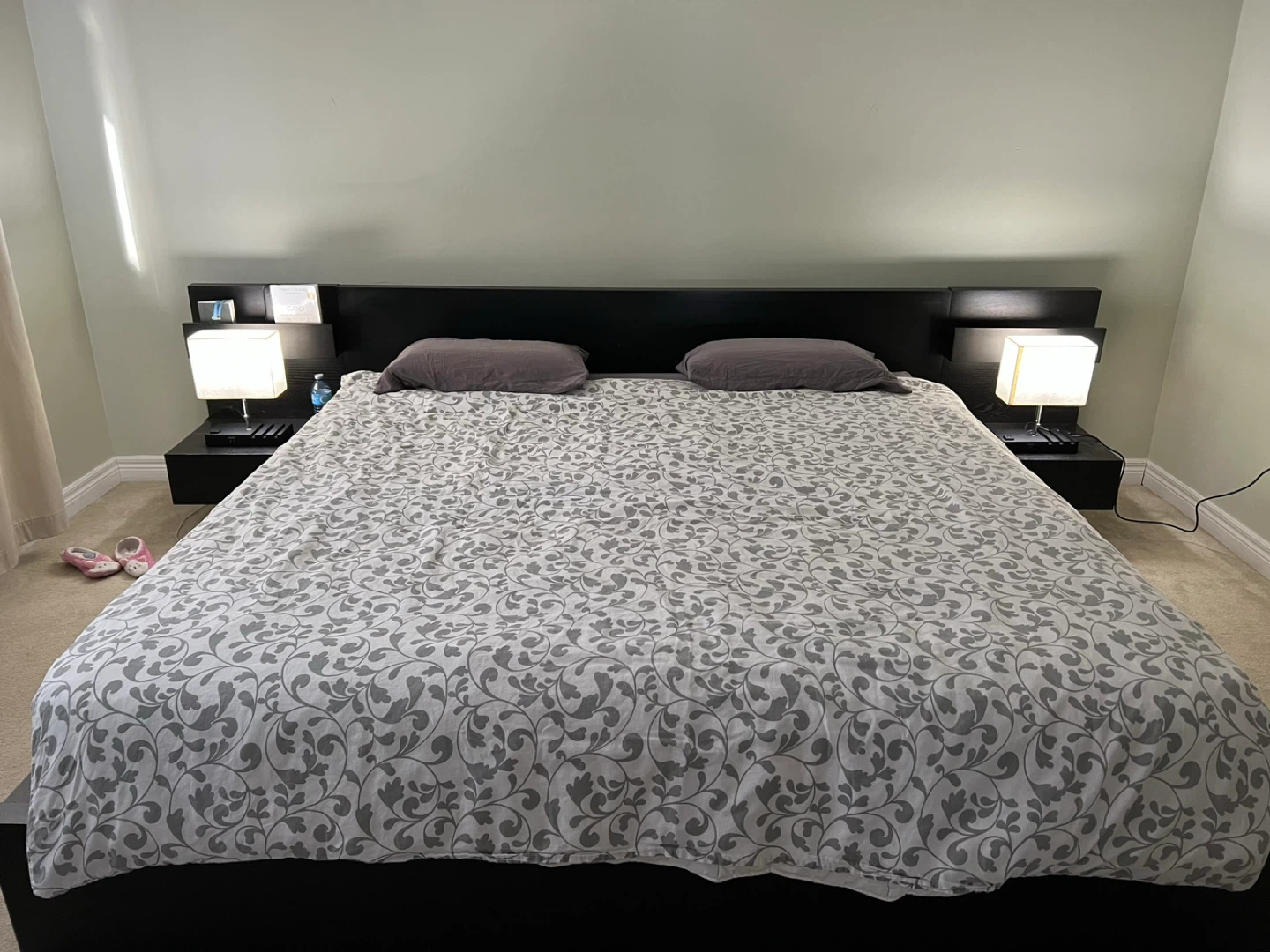King Bedroom Set – Bed Frame + 2 Dressers