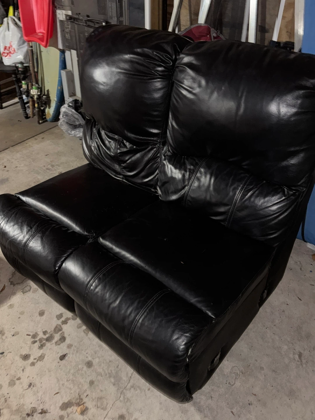 Black Leather Loveseat - photo 2