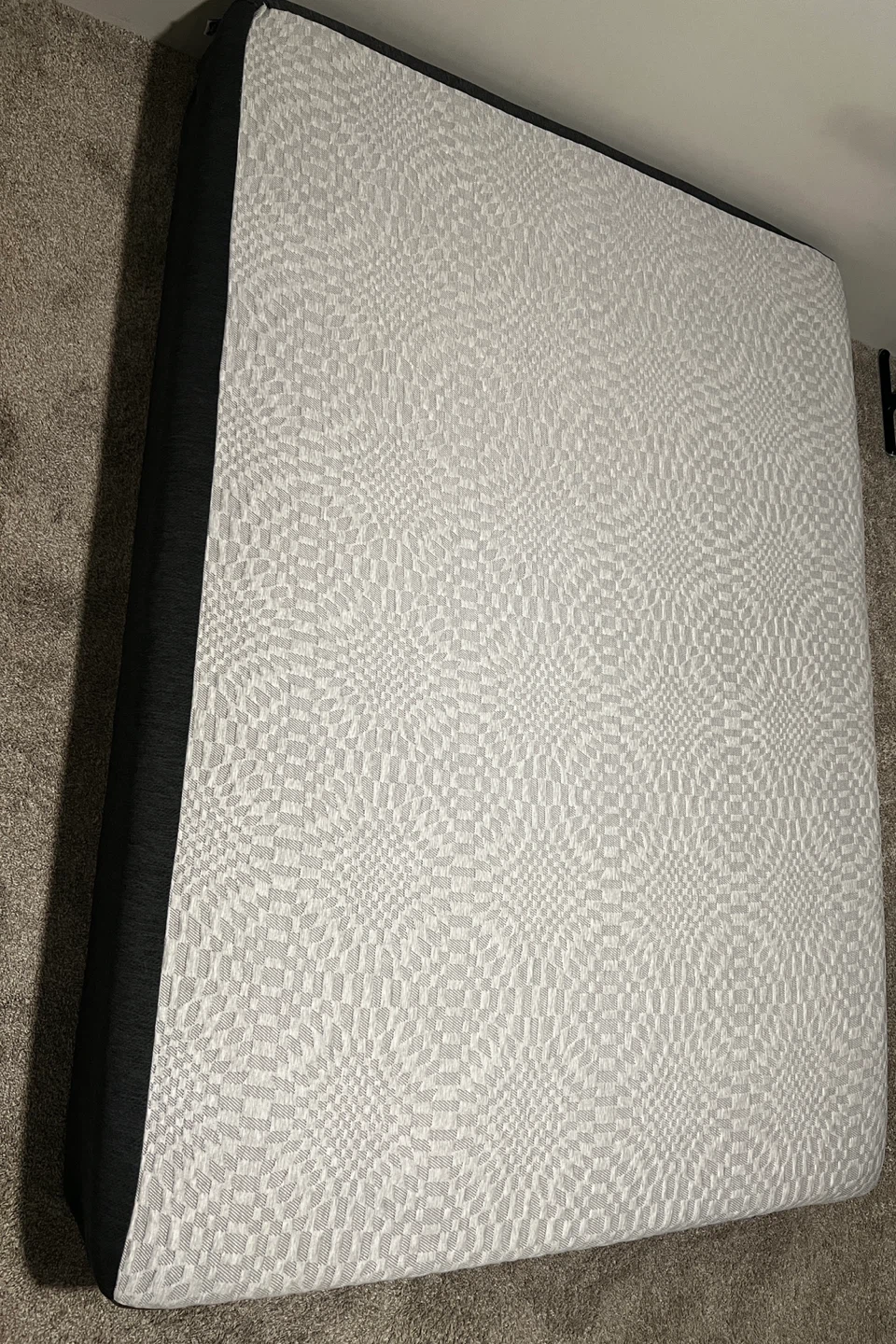 Sealy 10" Hybrid Mattress - Queen Size