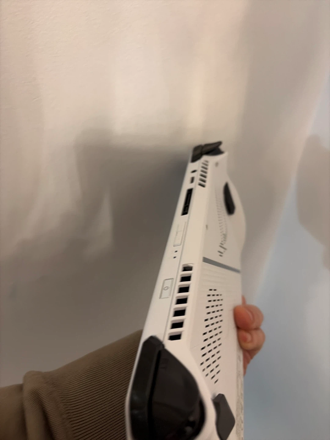 ASUS ROG Ally Gaming Handheld 7" 120Hz AMD Z1 - photo 5