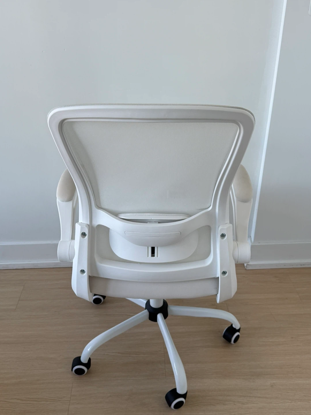 Mimoglad Ergonomic Ivory Mesh Office Chair