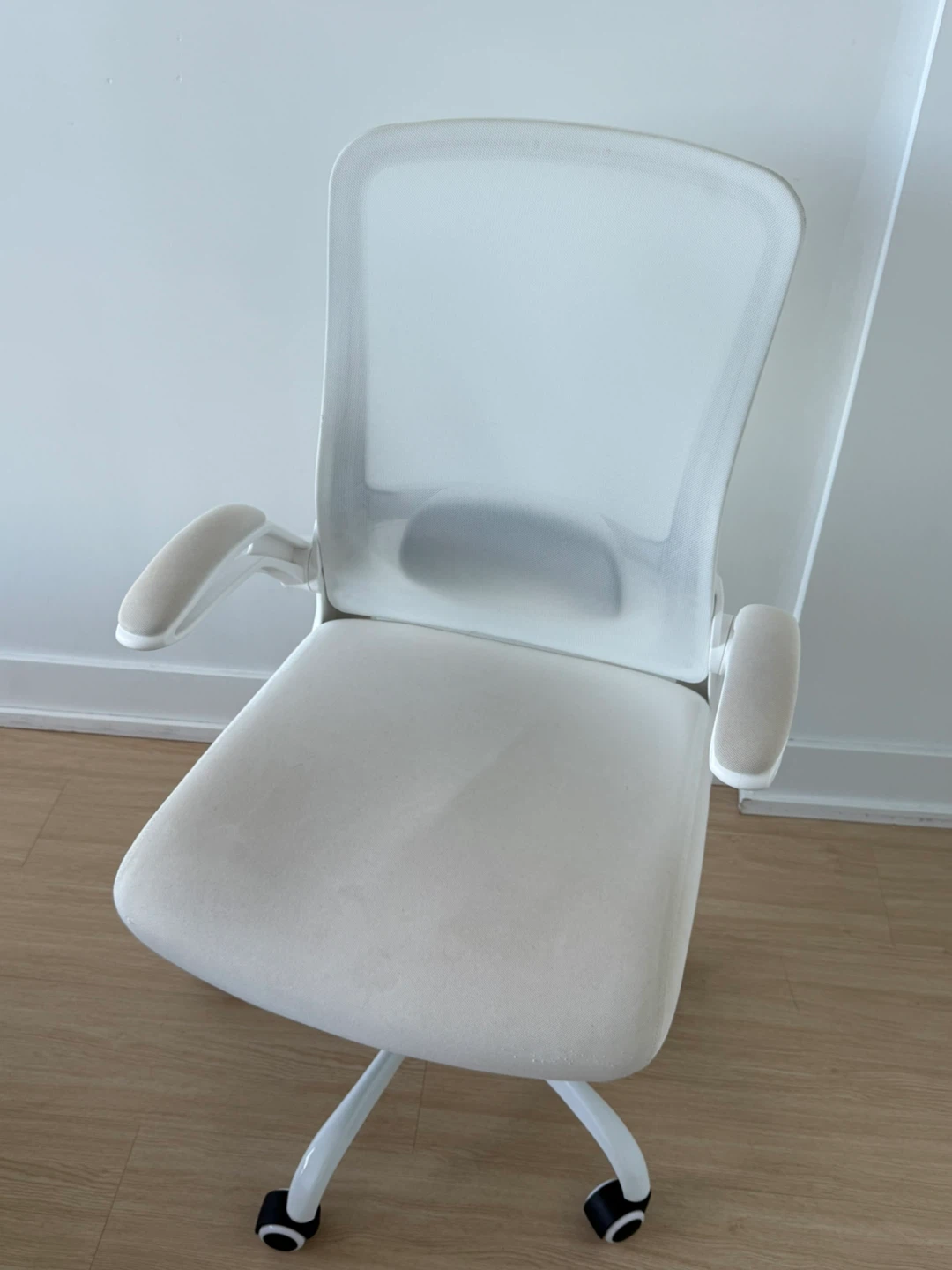 Mimoglad Ergonomic Ivory Mesh Office Chair - photo 2