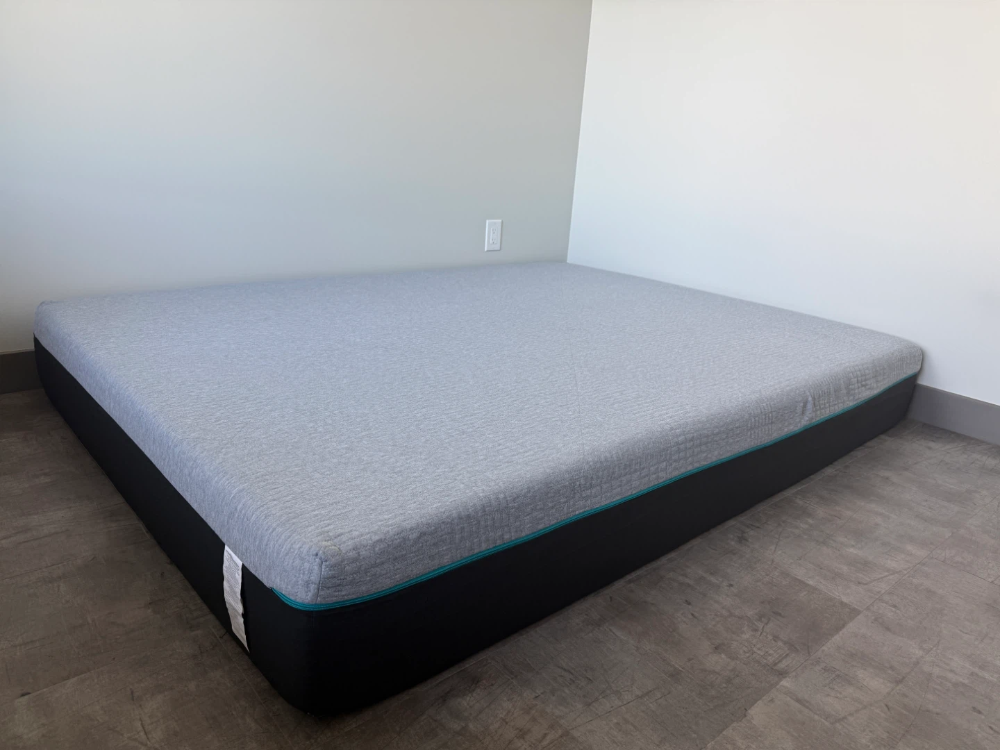 Queen size 10 inch foam mattress