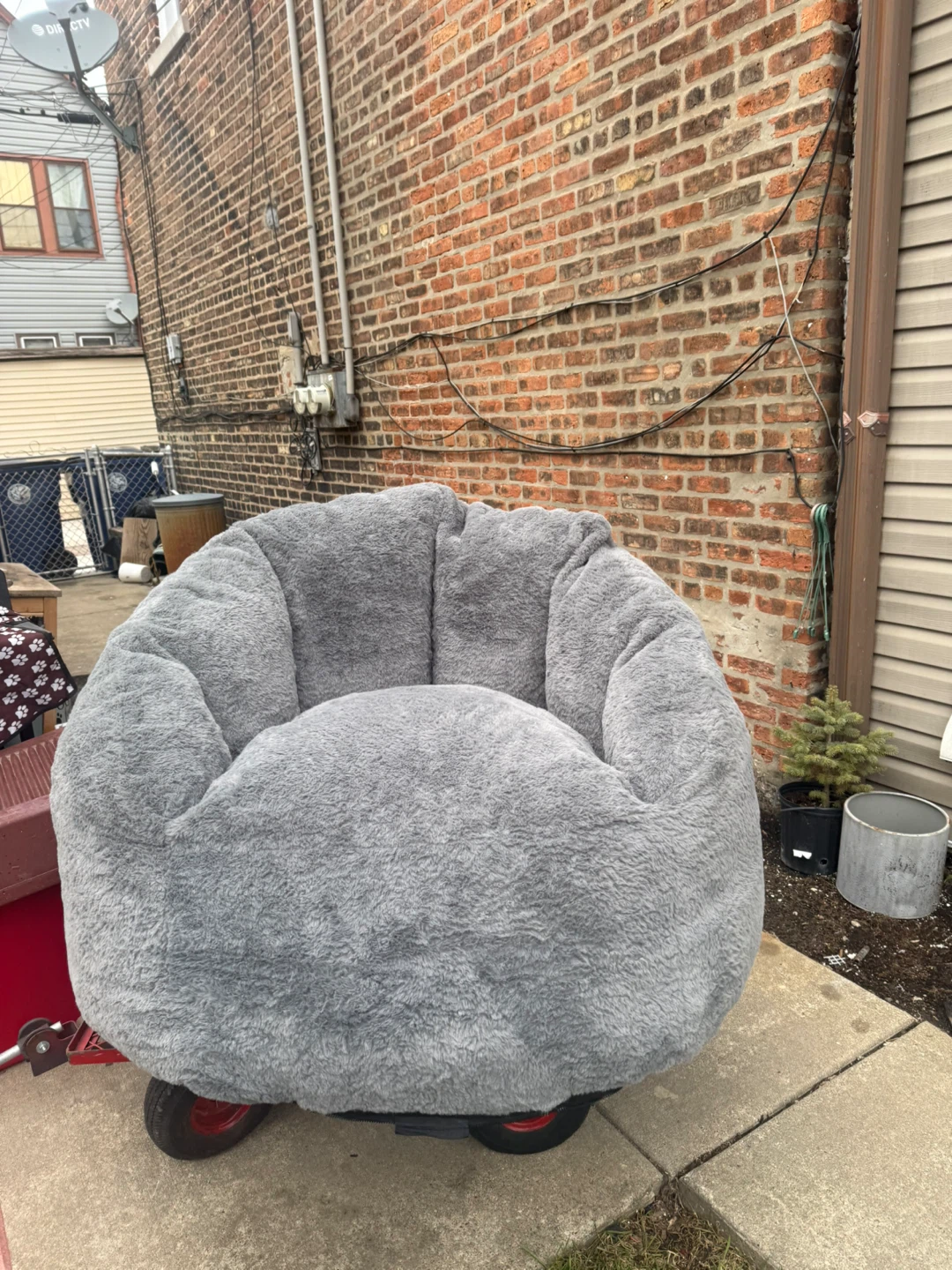 Giant Chair Faux Fur