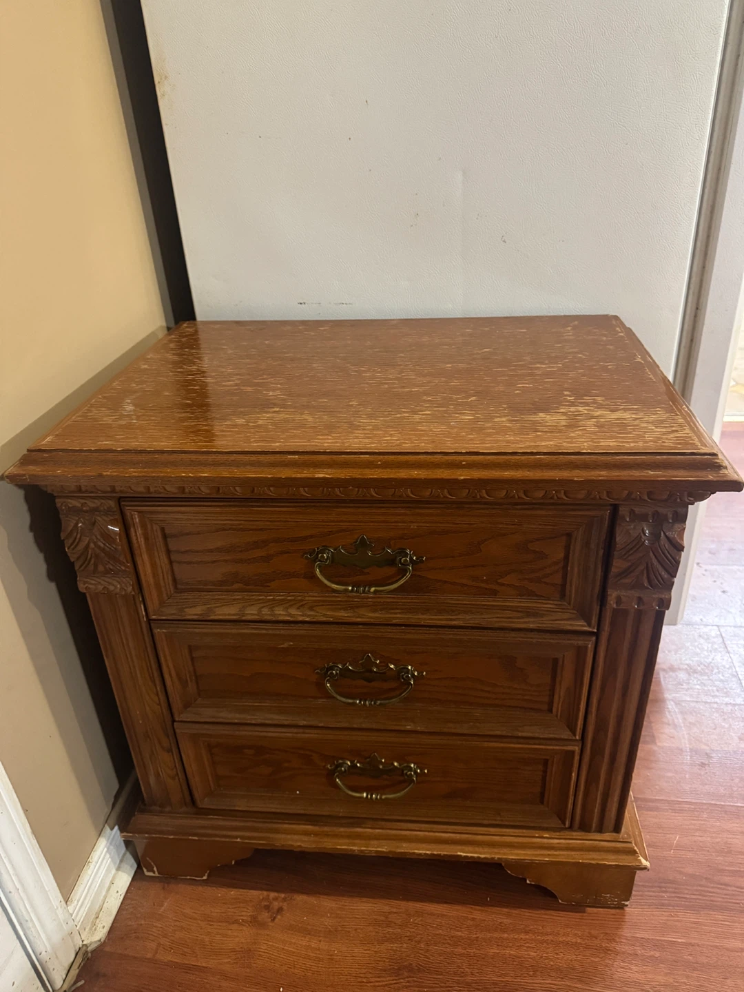 2 Wooden 3-Drawer Nightstand - photo 4