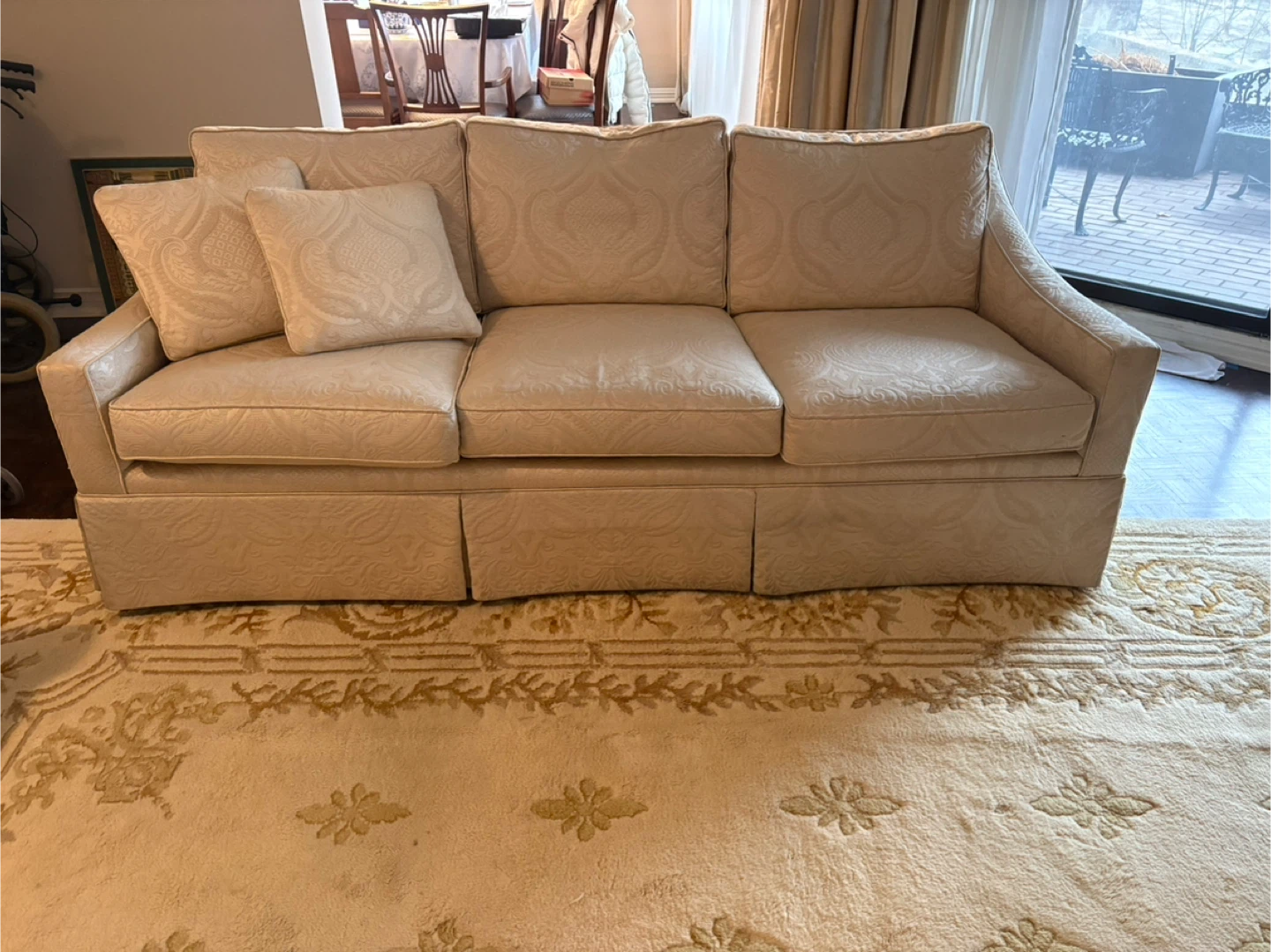 2 Cream Damask Sofas with Three Cushions - photo 2