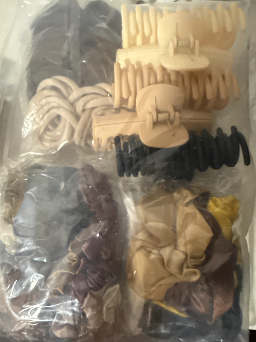 Hair Accessory Set 79pcs with Scrunchies and Claw Clips - photo 3