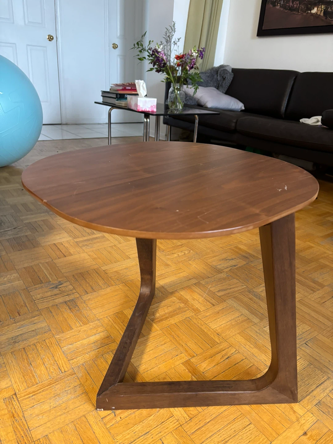 Walnut side table - photo 3