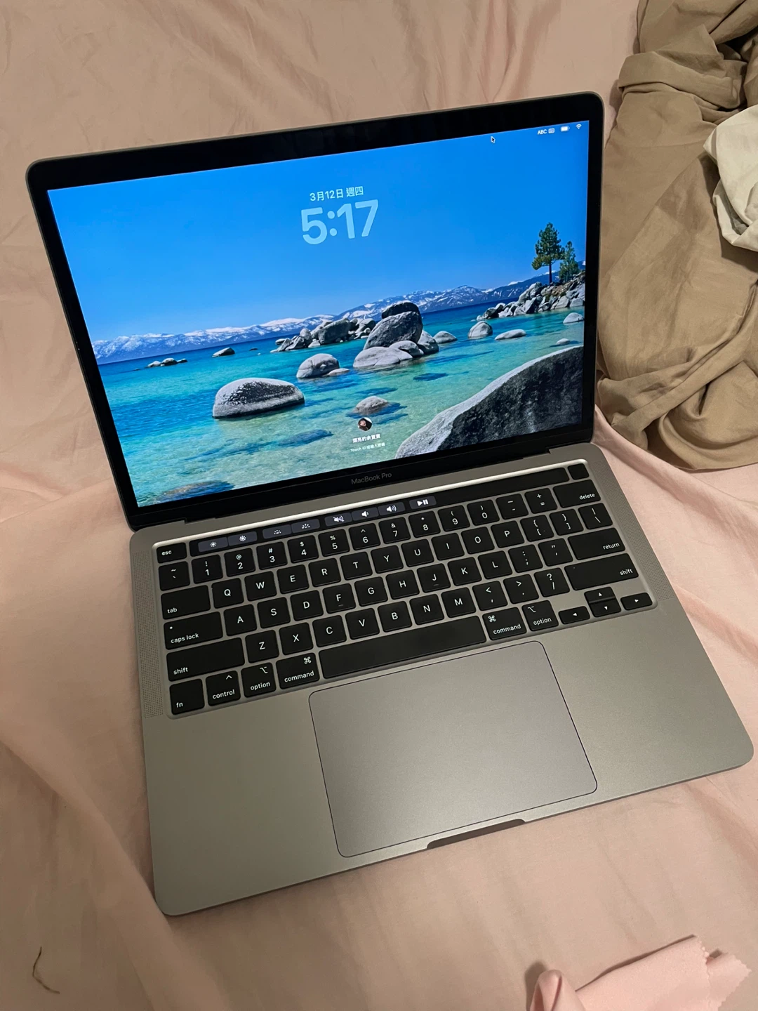 Apple MacBook Pro 13-inch - photo 2