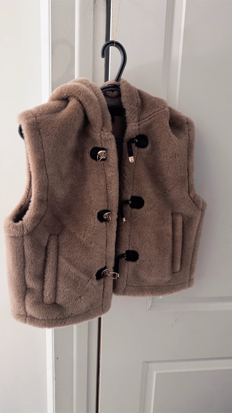 ZARA Hooded Faux Fur Duffle Vest - photo 3