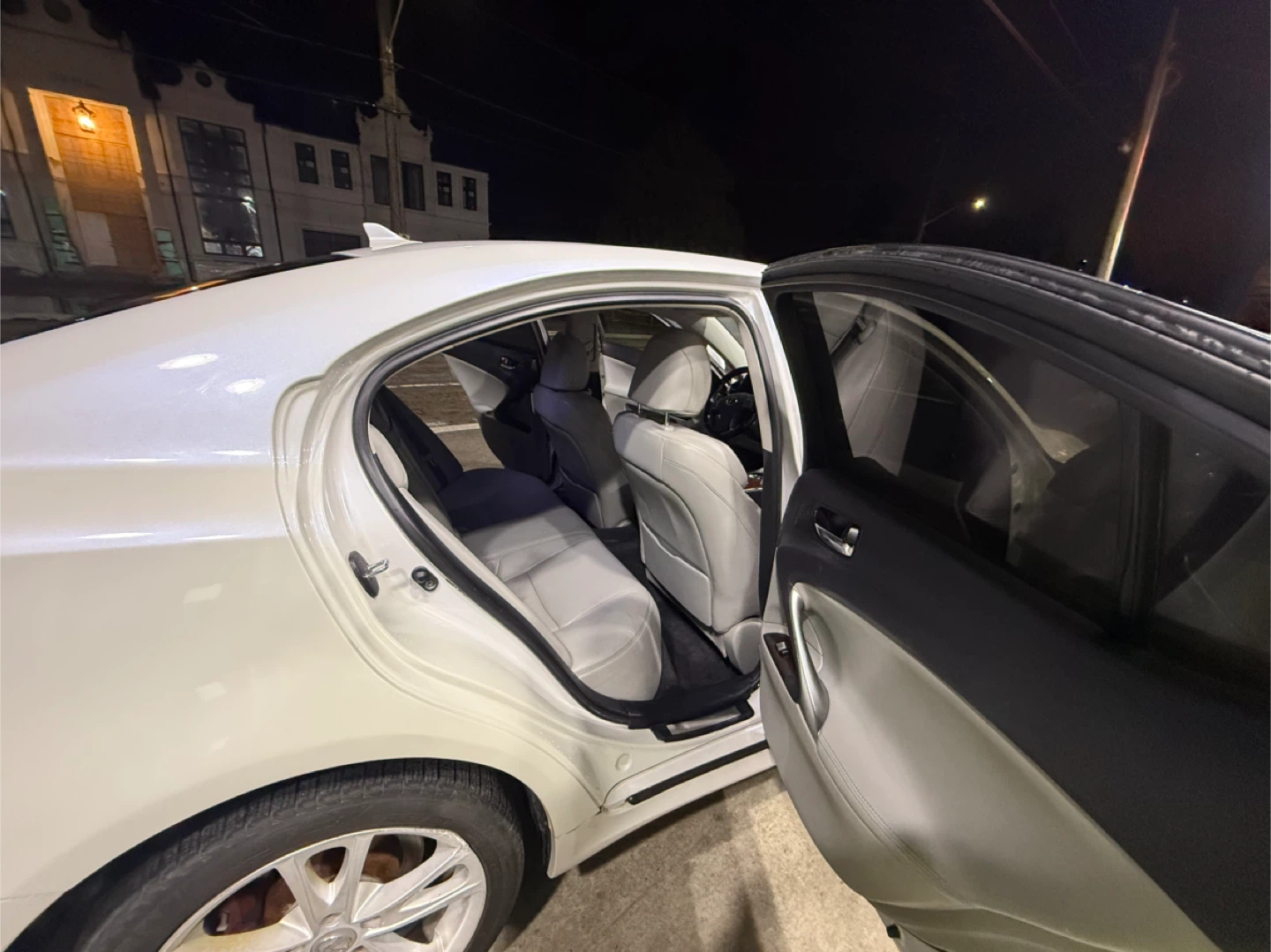 White Lexus IS 250 Sedan - photo 4