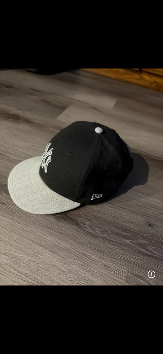 (BRAND NEW) New York Yankee’s, Team Canada and Winnipeg Jets Hat - photo 3