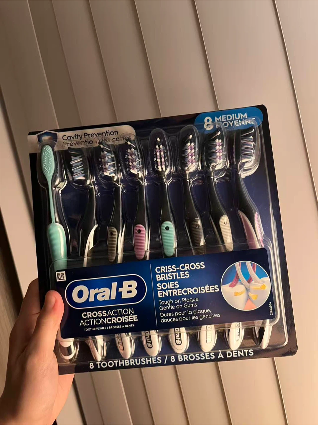 Oral-B Cross Action Toothbrushes - 8 Pack