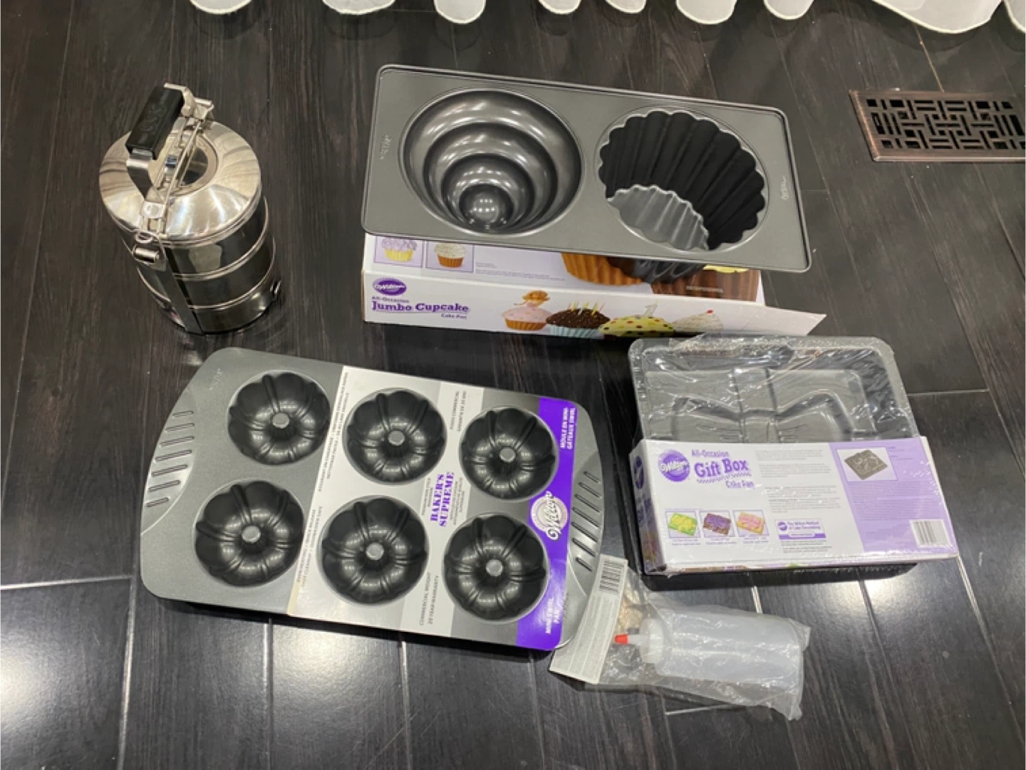 Dash Mini Waffle Maker & Baking Pans