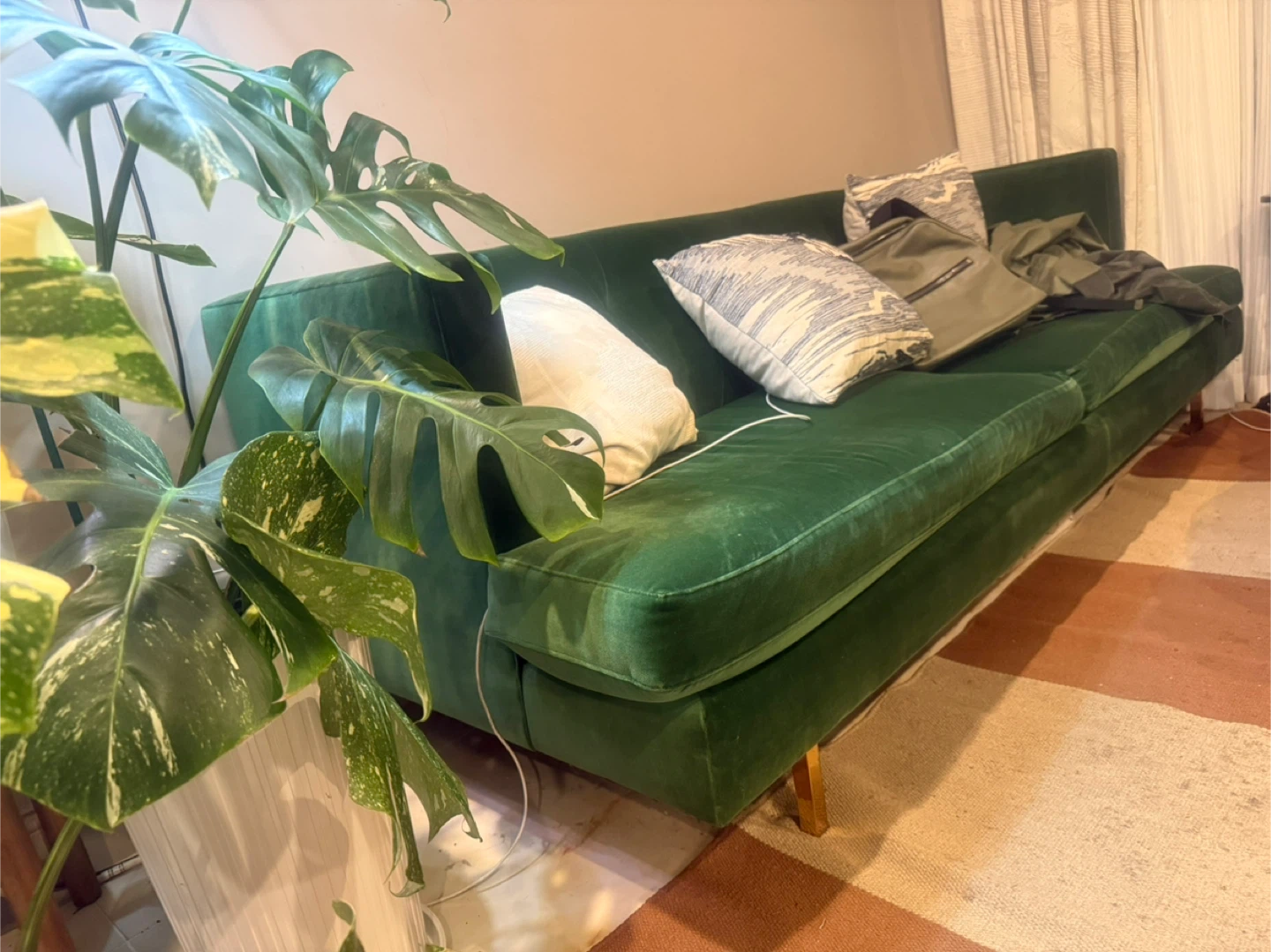 CB2 Avec Velvet Sofa in Emerald Green - photo 2