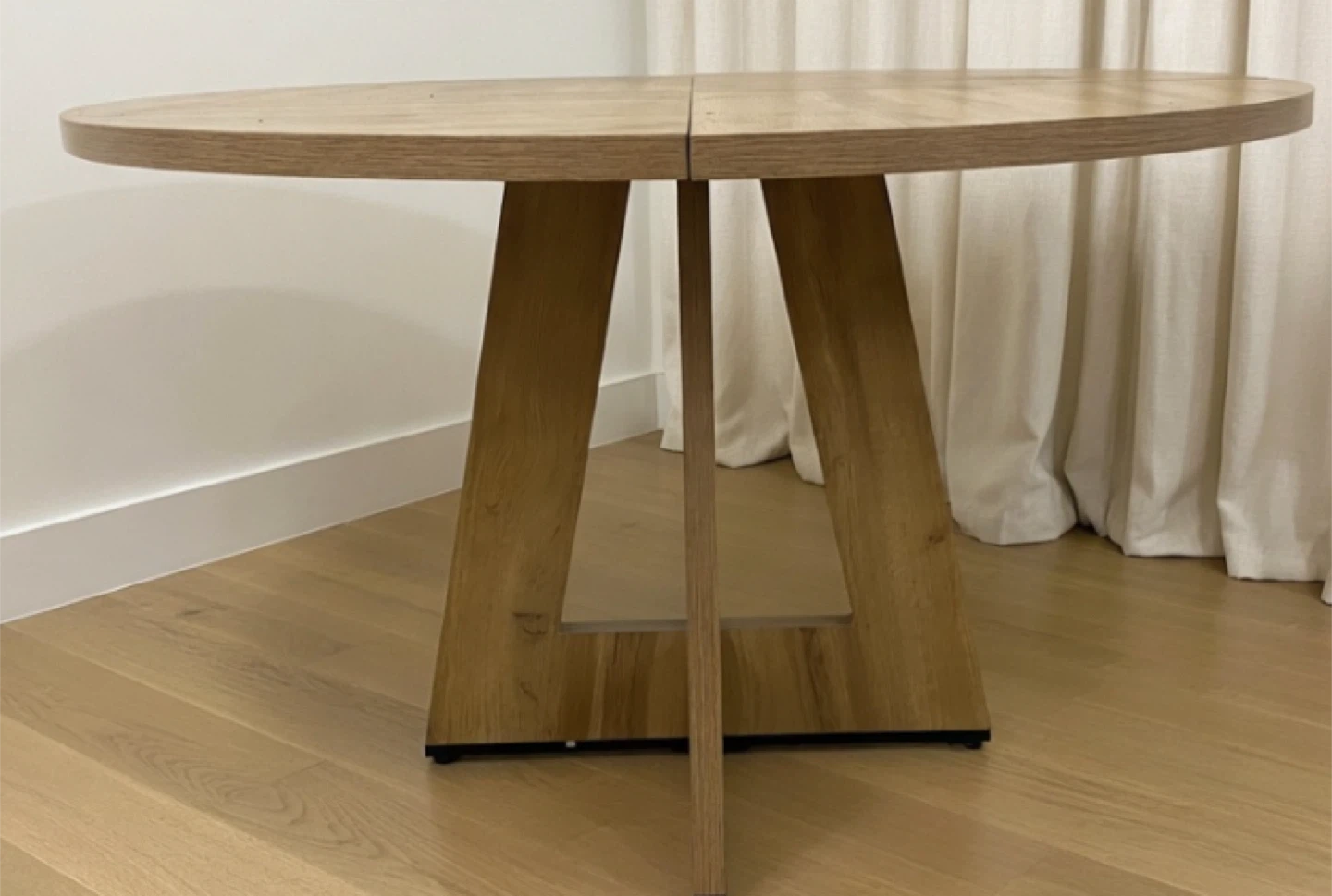 Round Oak Wood Dining Table