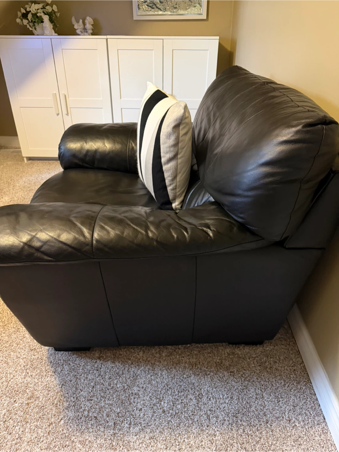 Black Leather Armchair - photo 5