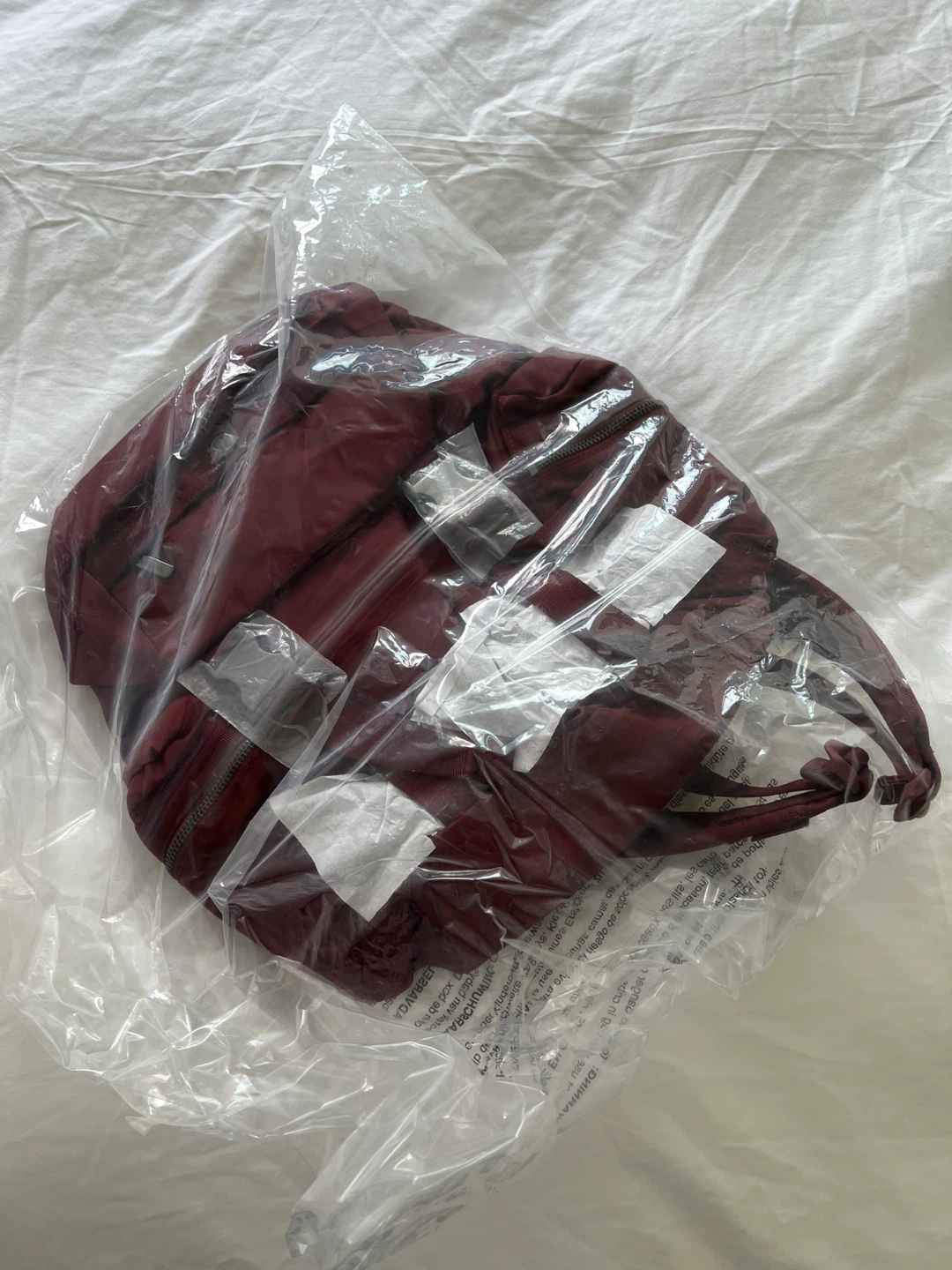 BNWT Lululemon Wonderlust Backpack 14L Burgundy - photo 2
