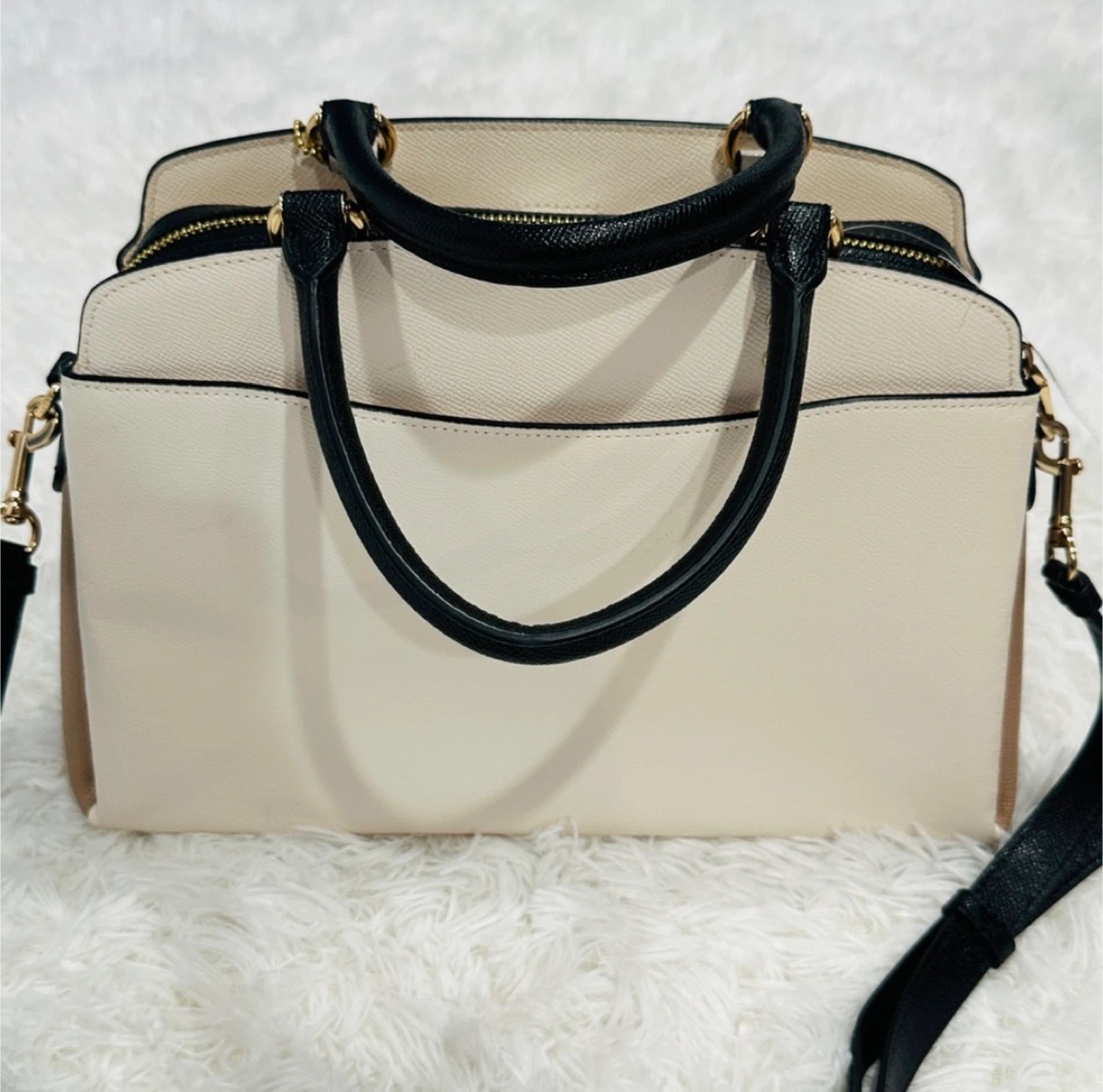 Coach NWT Authentic Lillie Carryall Satchel Bag - photo 4