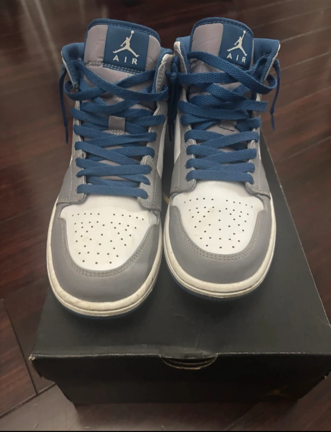 Air Jordan 1 Mid