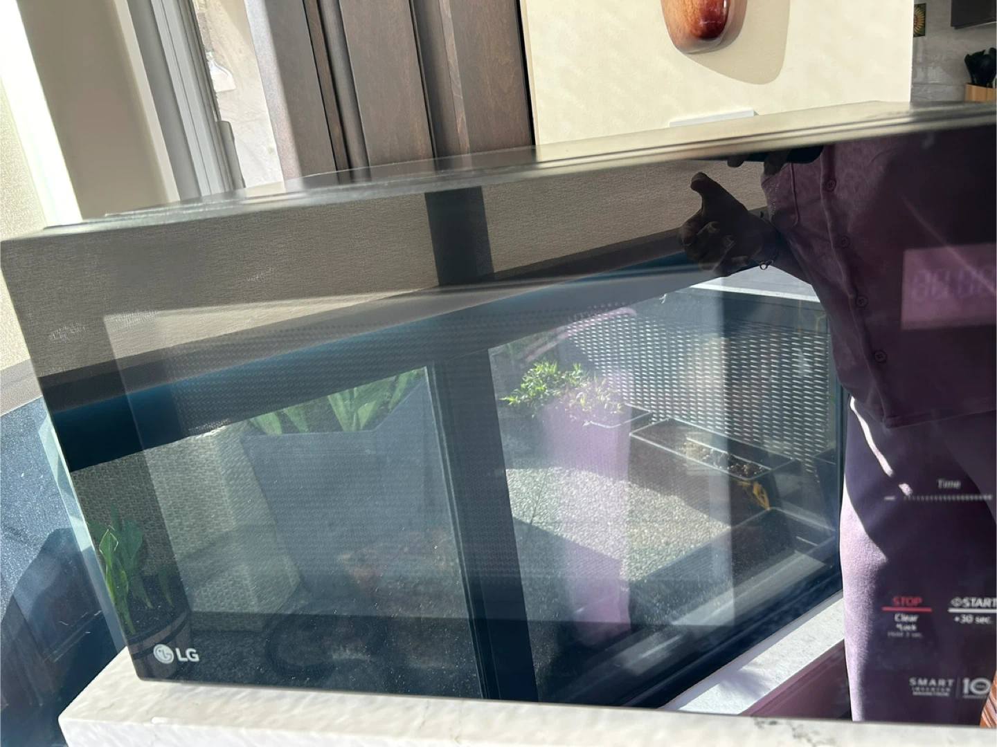 LG Microwave - photo 4