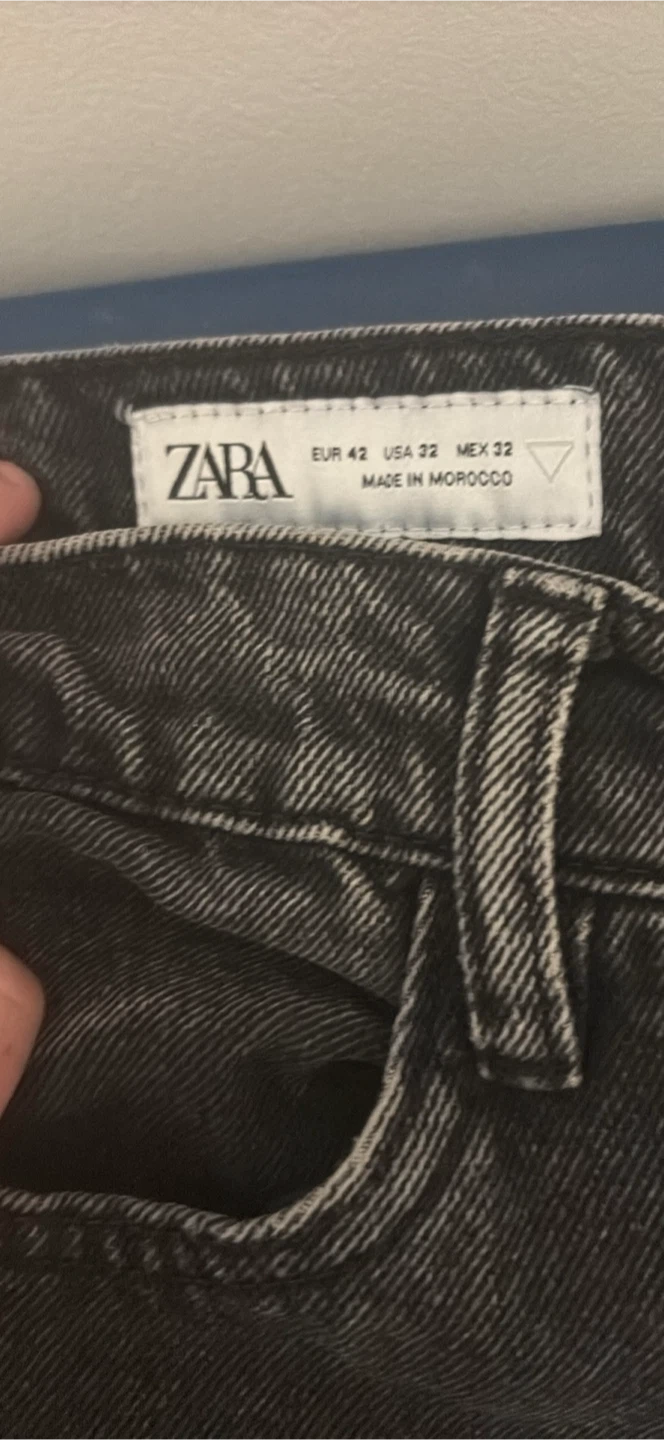 ZARA Men's Black Cargo Denim Shorts - Size 32