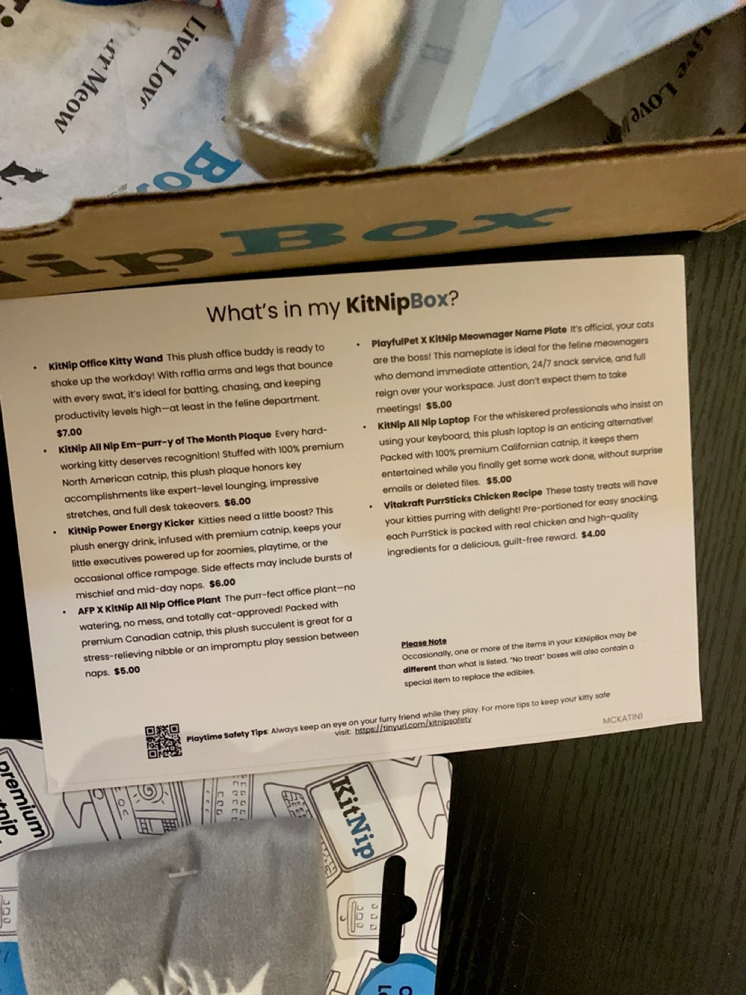 ‼️MOVING SALE‼️KitNipBox "Cats At Work" Cat Toys & Treats - photo 3