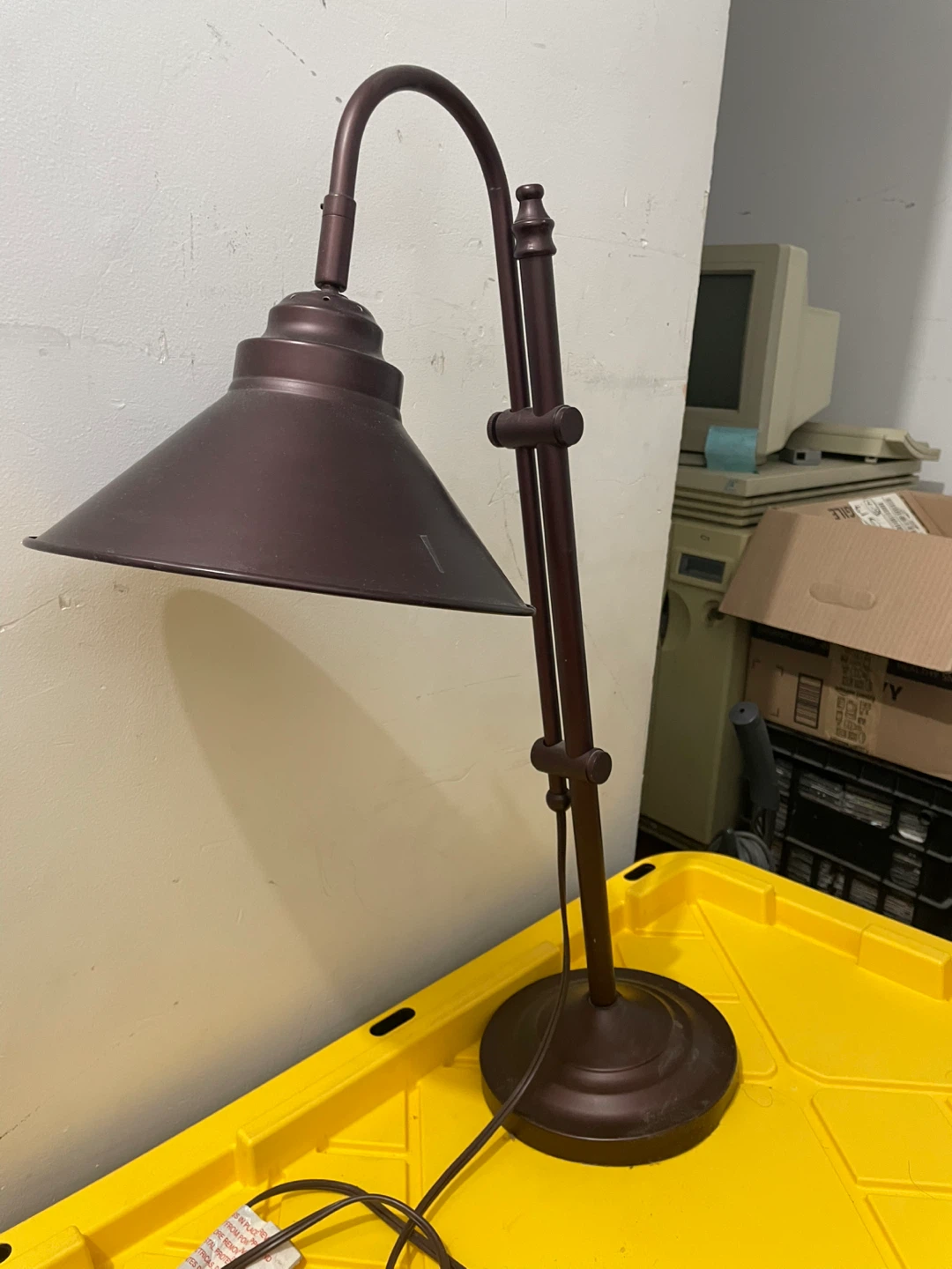 Vintage Dark Bronze Metal Desk Lamp 🥕