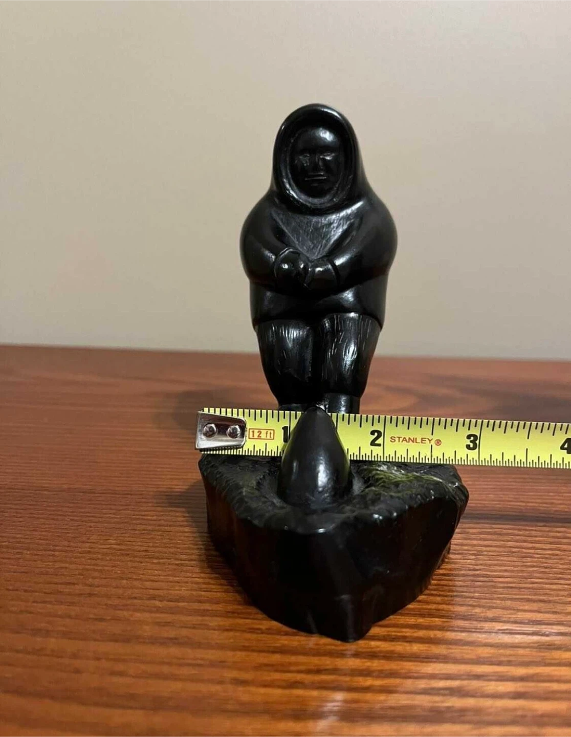 VINTAGE INUIT SEAL HUNTER & SOAPSTONE STATUE - photo 4