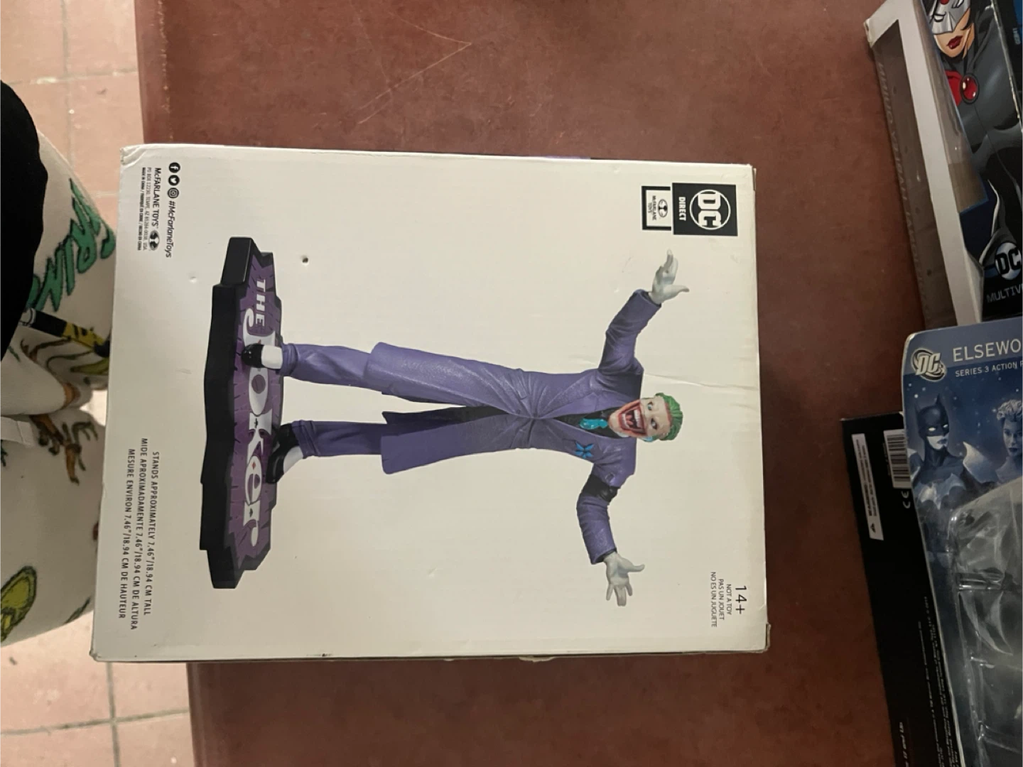 DC Collectibles The Joker Death of the Family Statue - photo 3