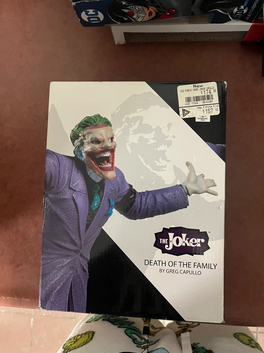 DC Collectibles The Joker Death of the Family Statue - photo 2
