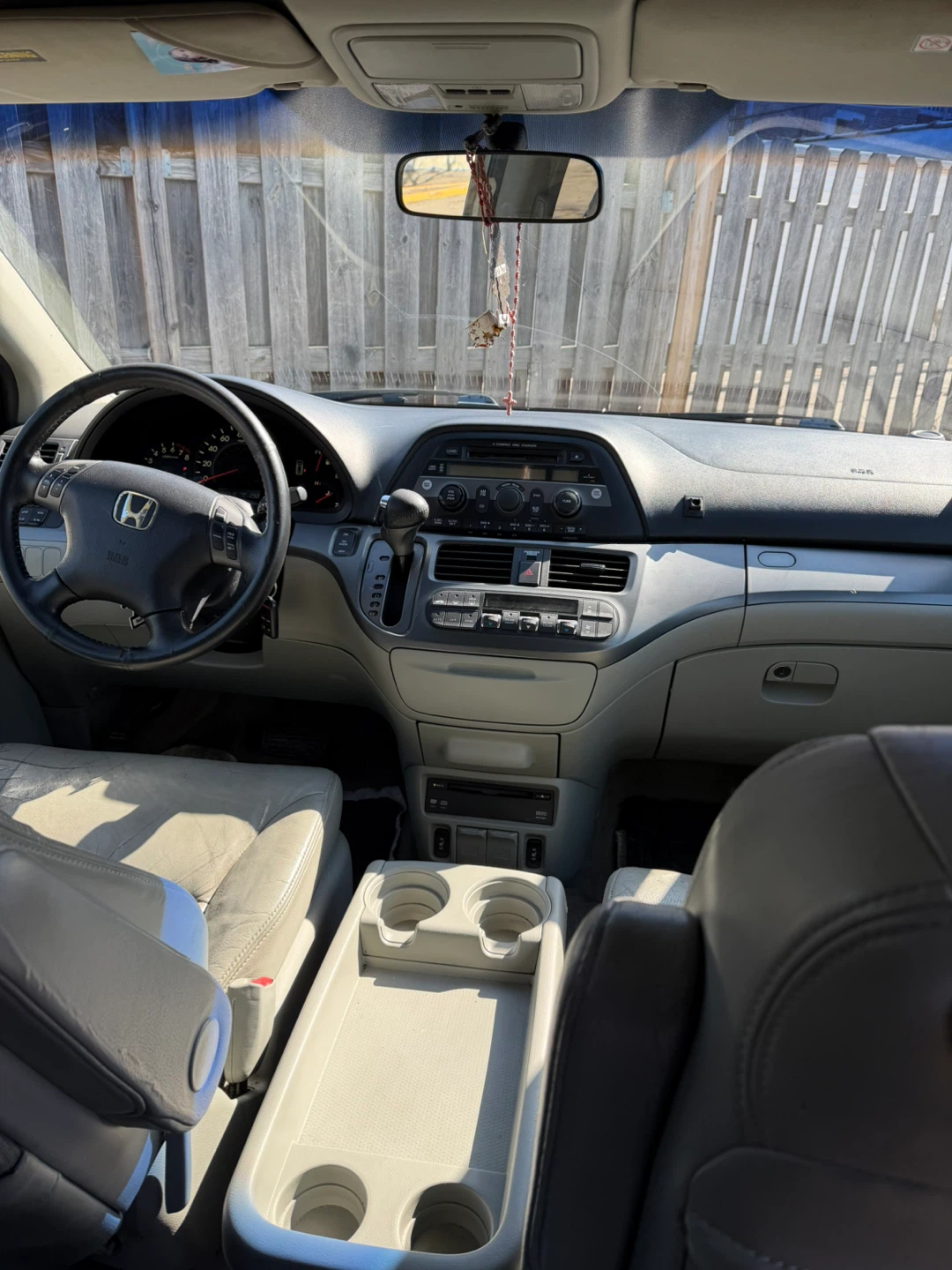 Honda Odyssey Minivan - photo 4