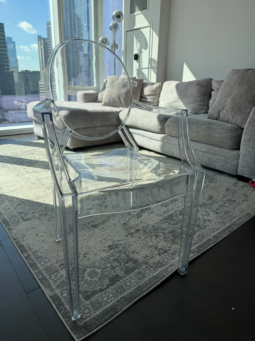 Set of 4 Clear Ghost Chairs - photo 4