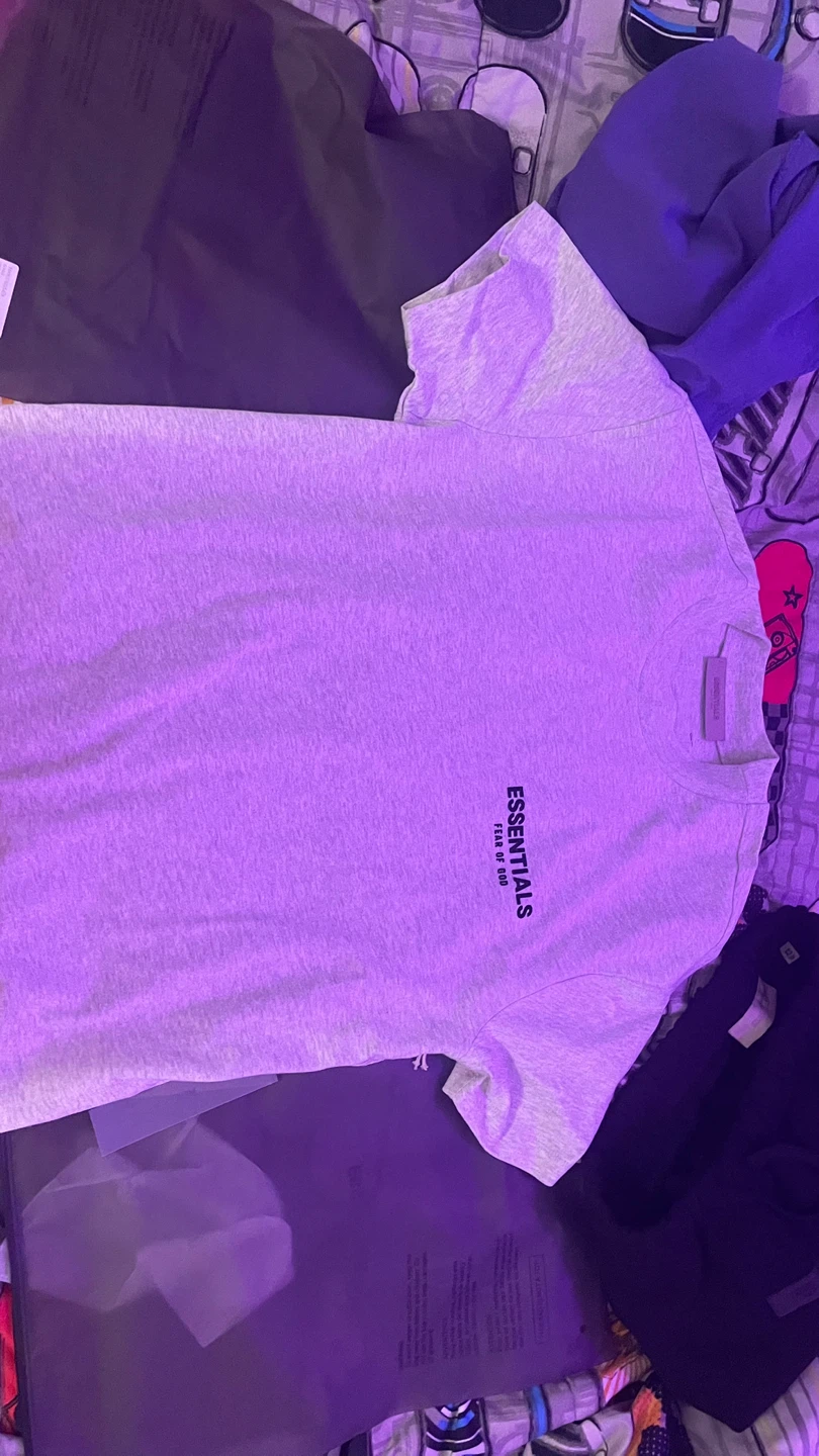 Essentials light oatmeal t shirt (READ DESCRIPTION) - photo 2
