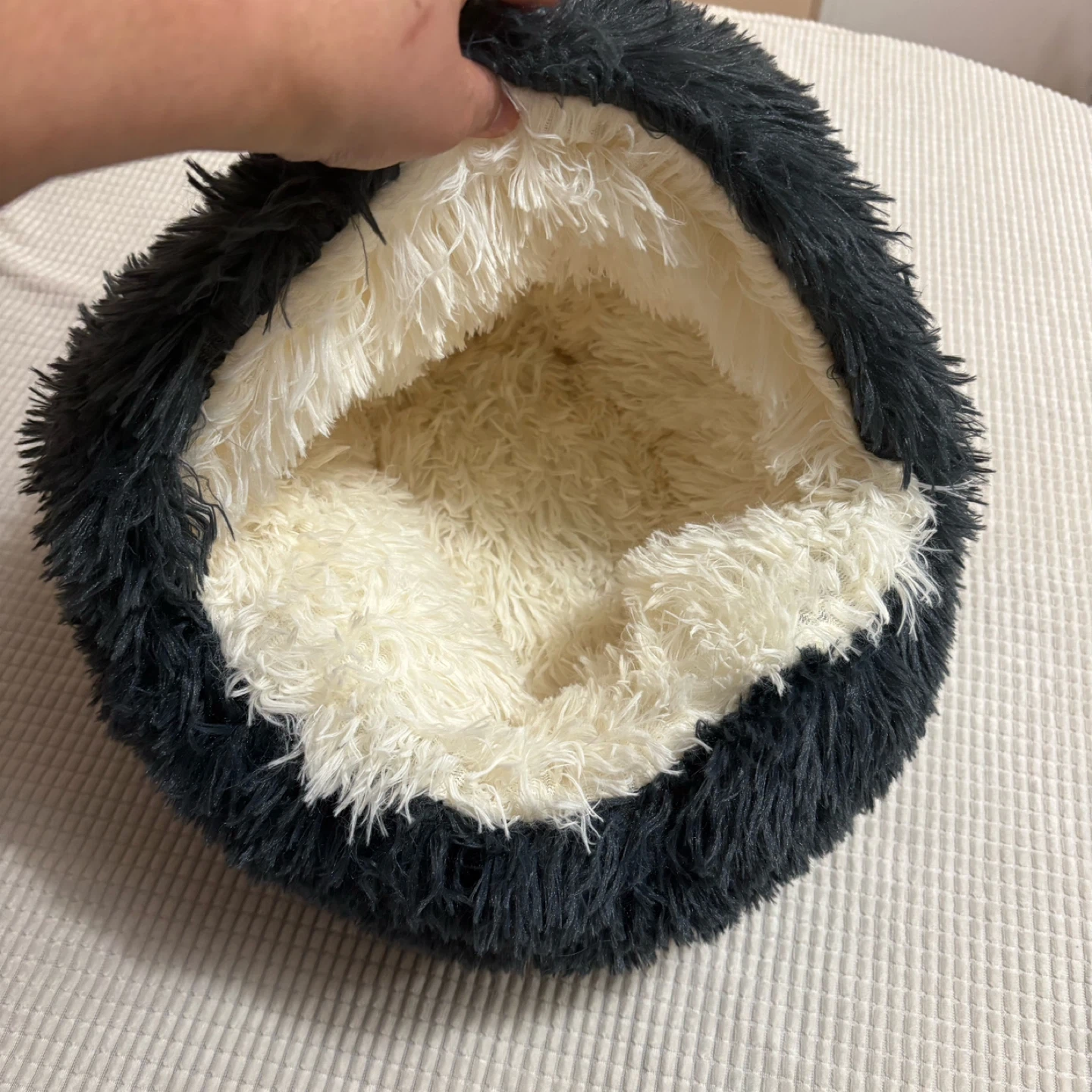 Fluffy Pet Bed - Dark Grey & Cream