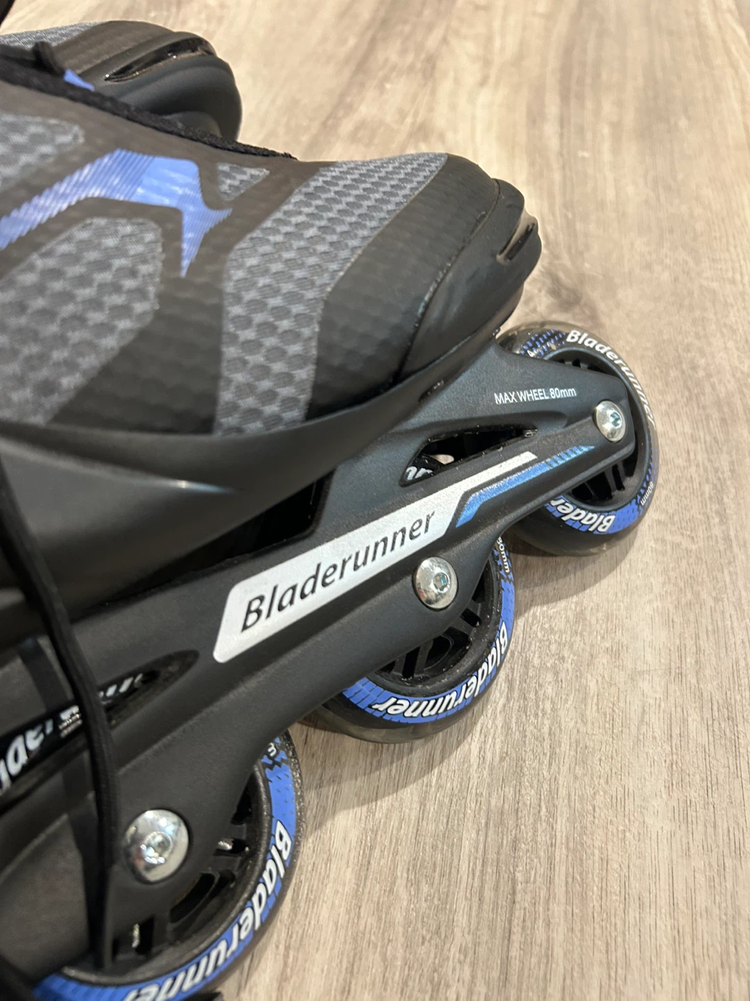 Bladerunner Rollerblades - Size 9 - photo 4