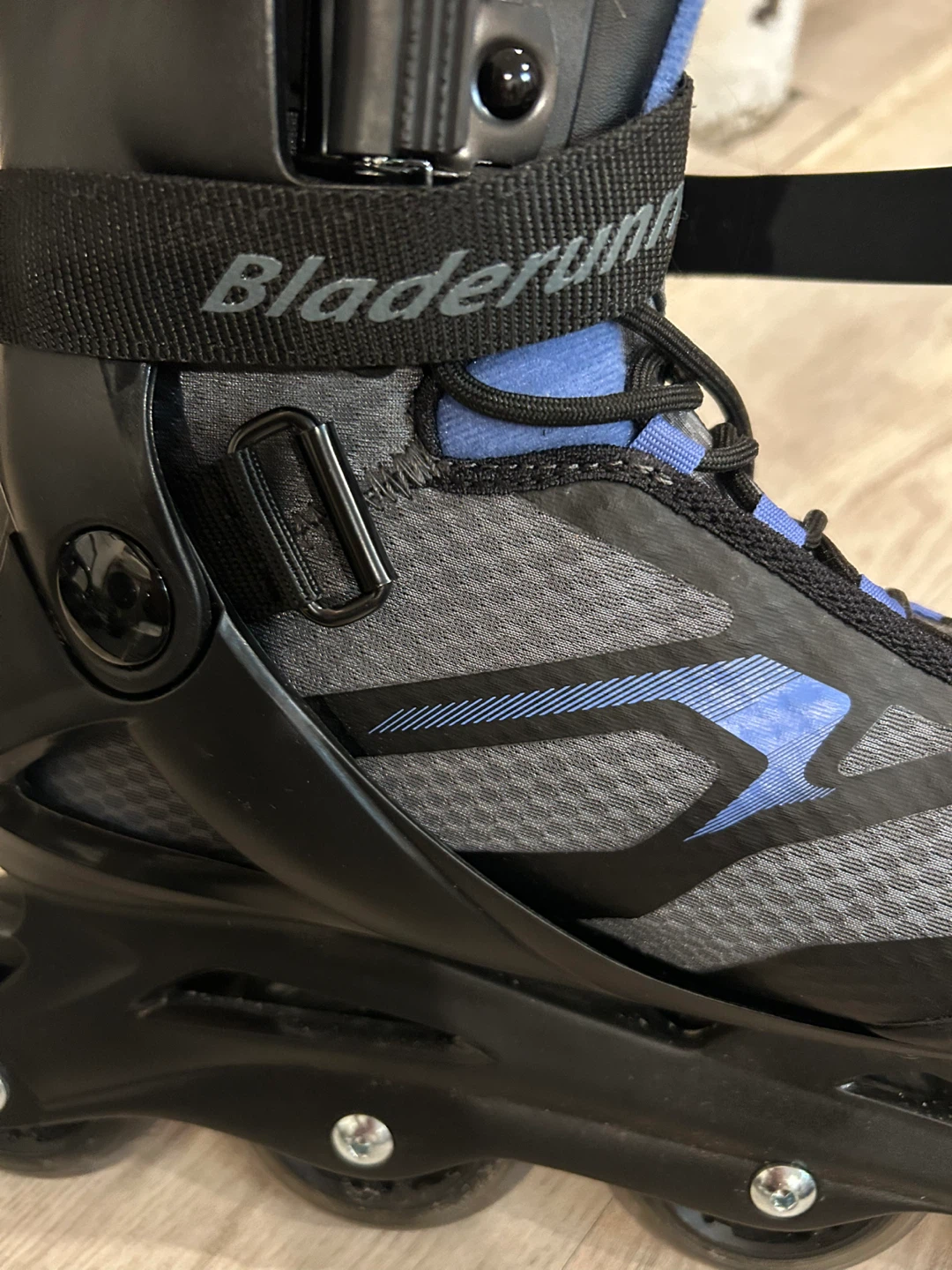 Bladerunner Rollerblades - Size 9 - photo 5
