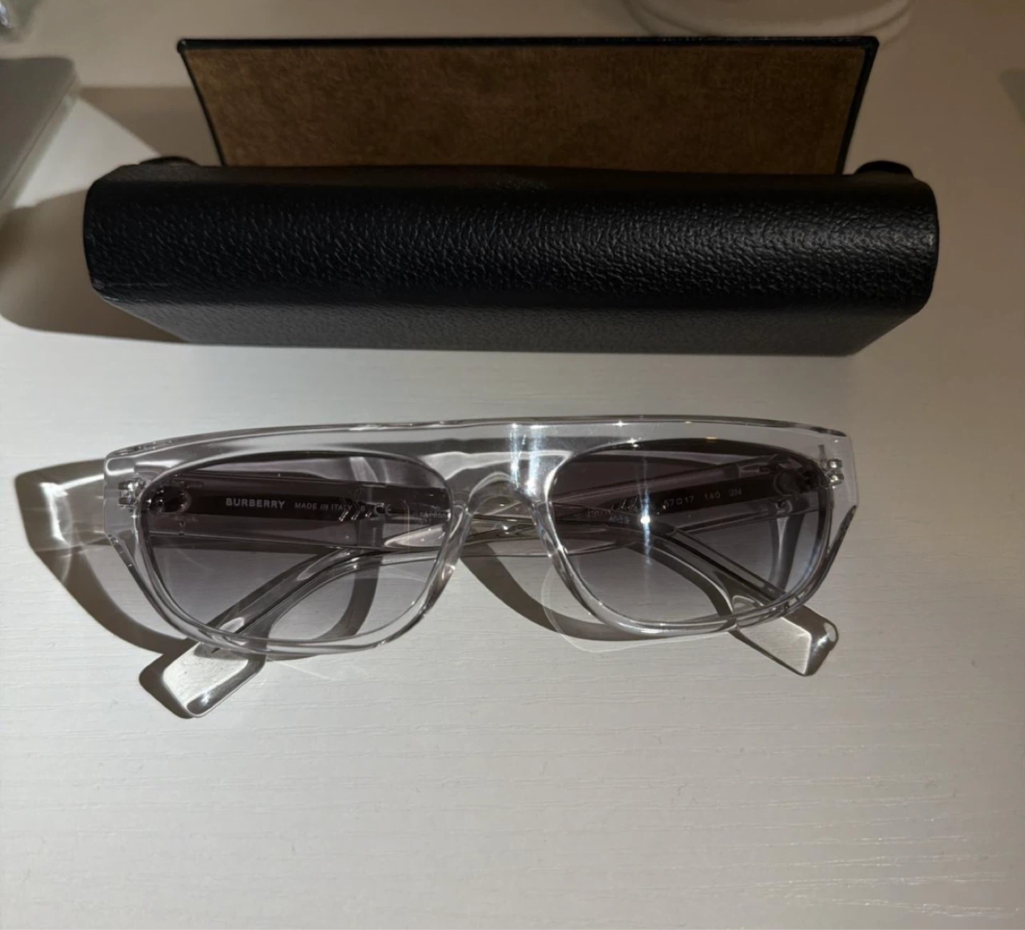 AUTHENTIC Burberry Sunglasses barely used in excellent condition - photo 5