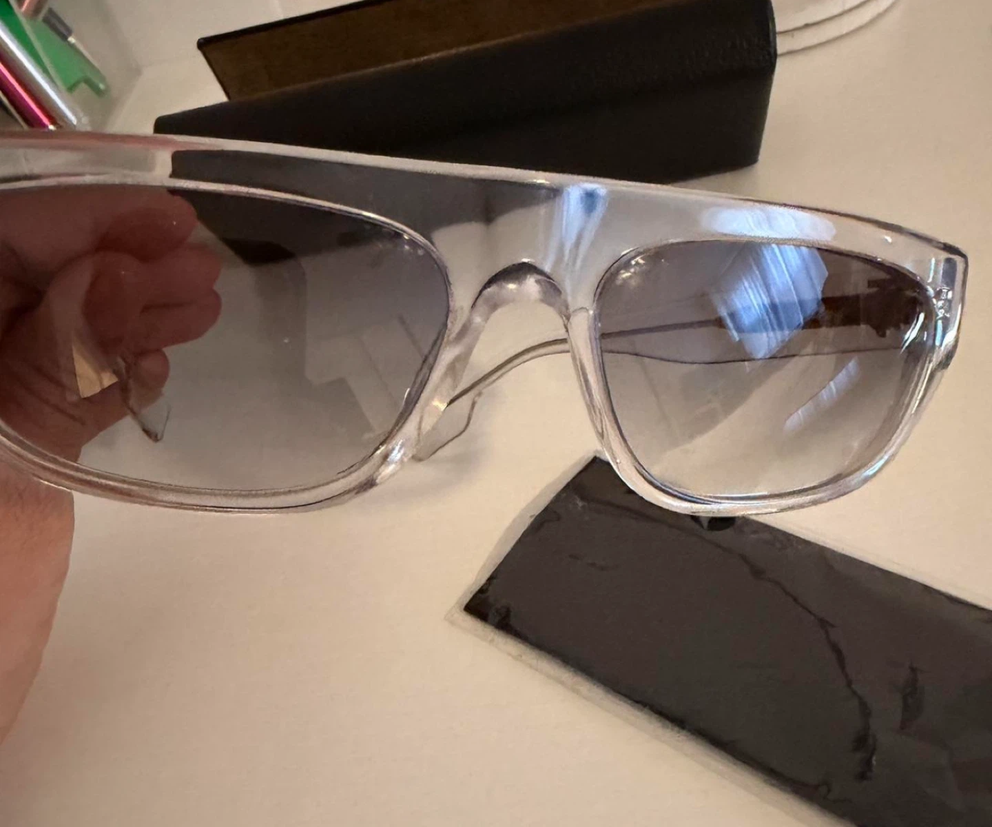 AUTHENTIC Burberry Sunglasses barely used in excellent condition - photo 4