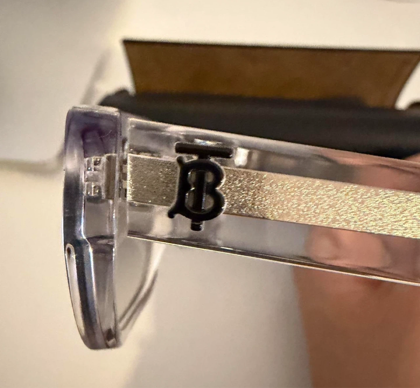 AUTHENTIC Burberry Sunglasses barely used in excellent condition - photo 3
