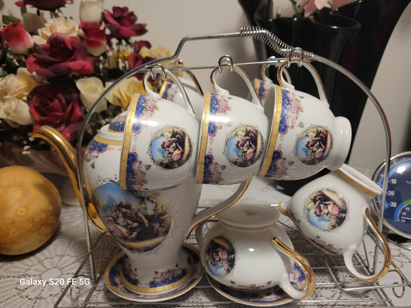 Porcelain Tea Set with Teapot and 6 Cups