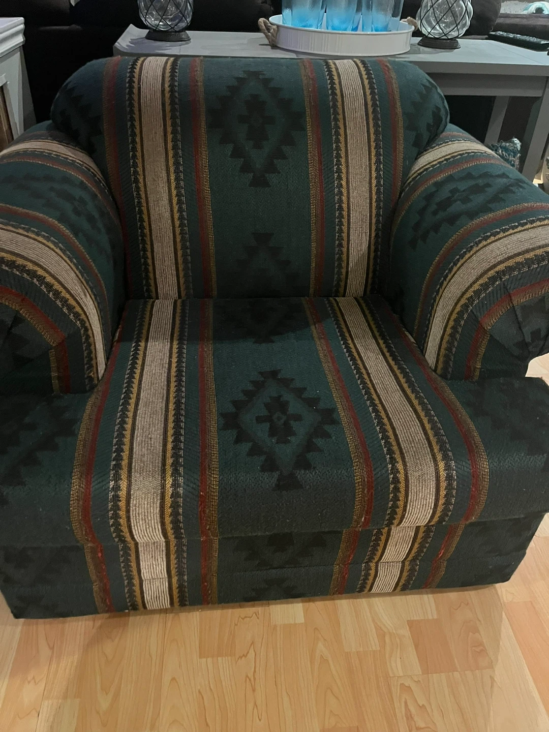 Very comfy single seat couch - photo 2